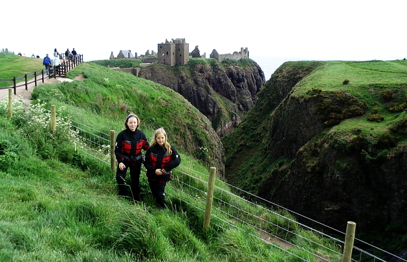 Dunnottar taustalla, kuvaaja Irma