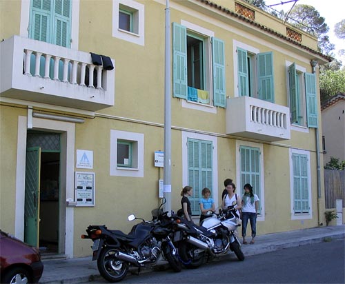 2006-Ranska-Nizza-Hostellin-edustaa.jpg
