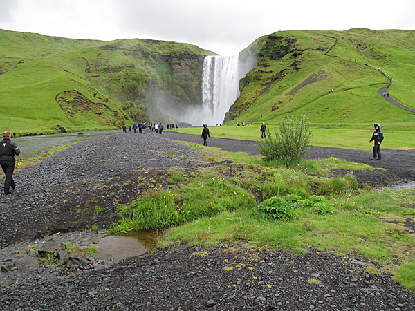 2009-Islanti-Skogafoss-600.jpg