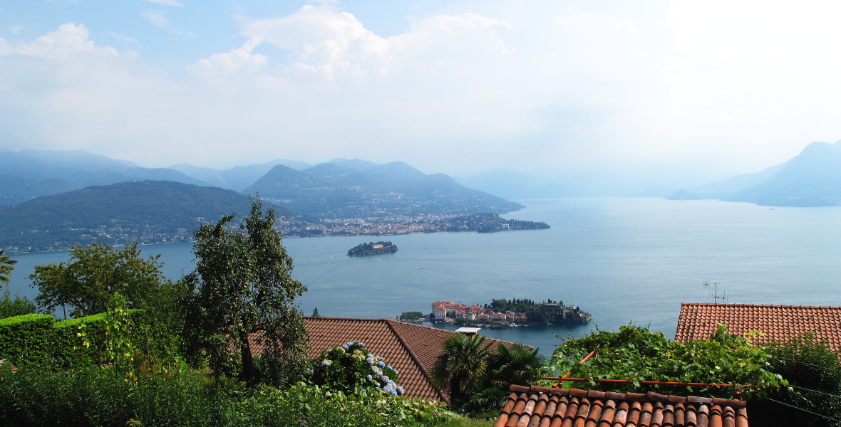 Panoraamaa Stresan edustalle