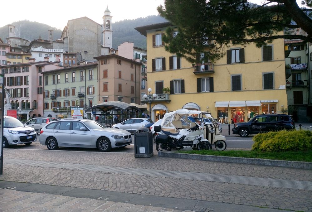 2018-Italia-Lovere-keskustaa.jpg