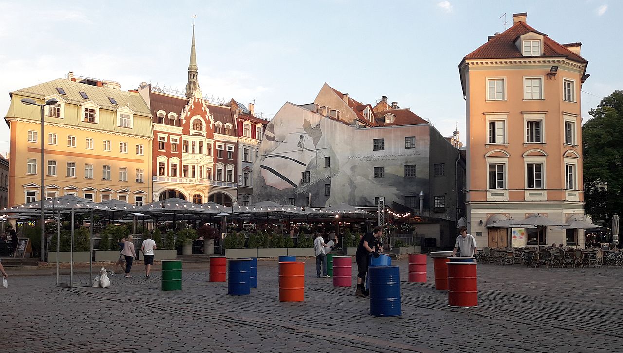 Latvia-Riika-Vanhaa-kaupunkia-illalla.jpg